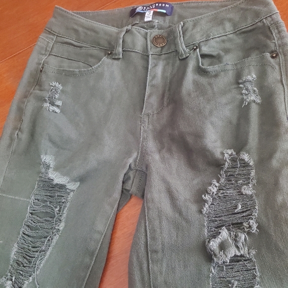 Ripped jeans - Picture 2 of 4